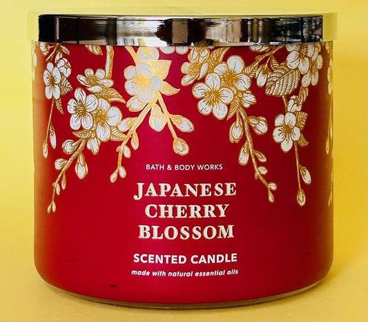 شمعة Bath & Body Works ذات الثلاث فتلات برائحة Japanese Cherry Blossom(جابانا شيز بلوسوم)